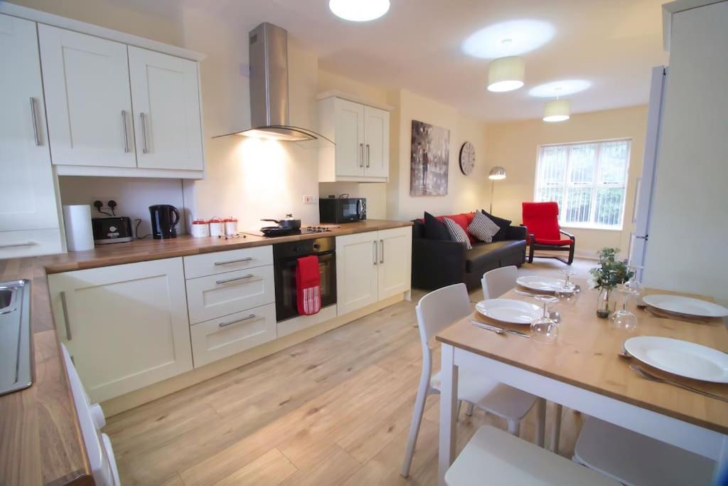 Newly Refurbished Village Flat Apartment *
