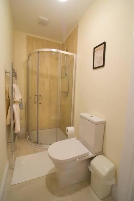 Apartment Newly Refurbished Village Flat