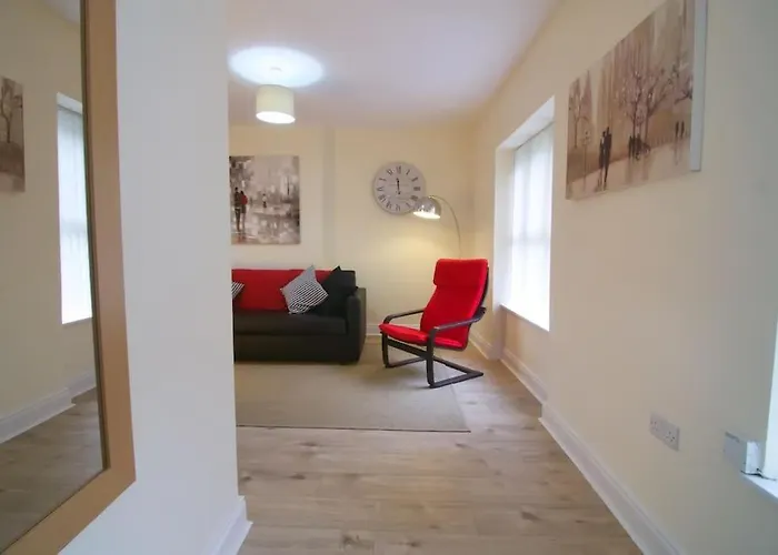 Newly Refurbished Village Flat