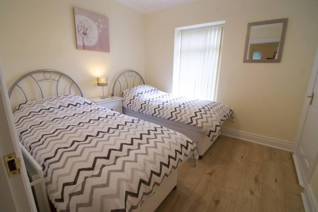 Newly Refurbished Village Flat *